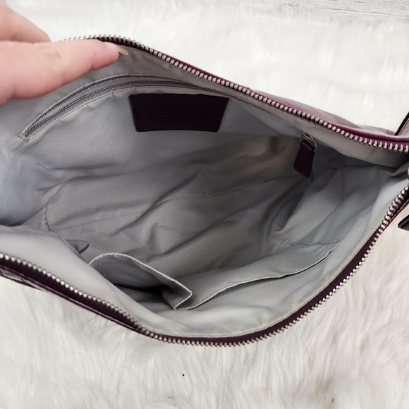 Coach Vintage Patent Leather Hobo Shoulder Bag/ Crossbody Bag in Plum - Picture 11 of 16